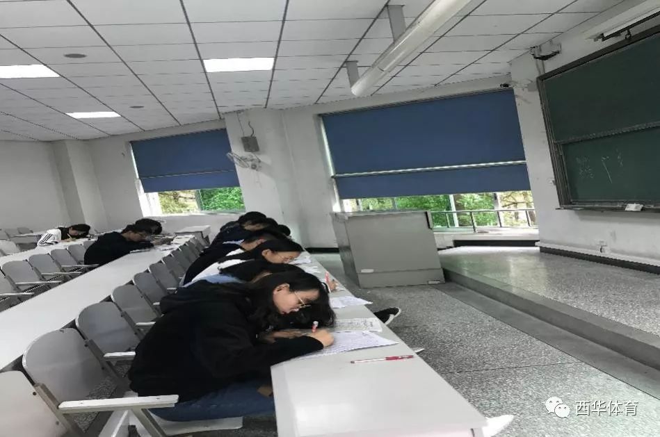 篮球规则发球的要求_学校篮球发球规则是什么_篮球的发球规则