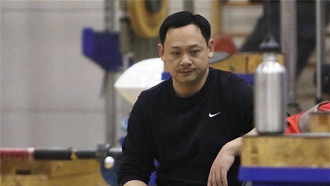中国奥运举重冠军_奥运举重冠军退役搓背_奥运 举重冠军