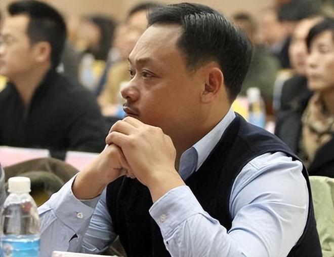 中国奥运举重冠军_奥运 举重冠军_奥运举重冠军退役搓背