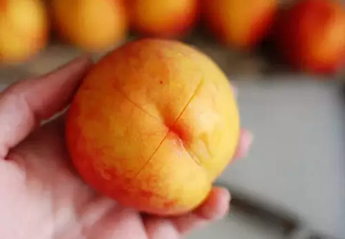 桃怎么切小块_怎样切桃_生活小技巧切桃子