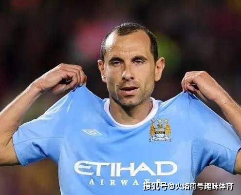 足球世界杯历史冠军球队_历史足球世界杯冠军排行榜_足球杯历届冠军