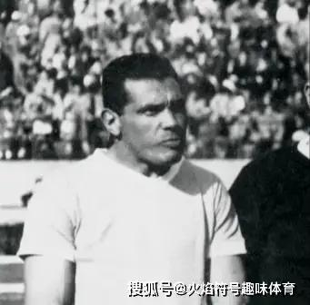历史足球世界杯冠军排行榜_去年足球杯世界冠军_足球世界杯历史冠军球队