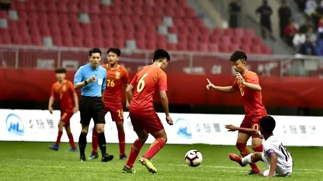 中国最早足球冠军队_最早足球队冠军中国是哪一年_中国最早足球队员名单